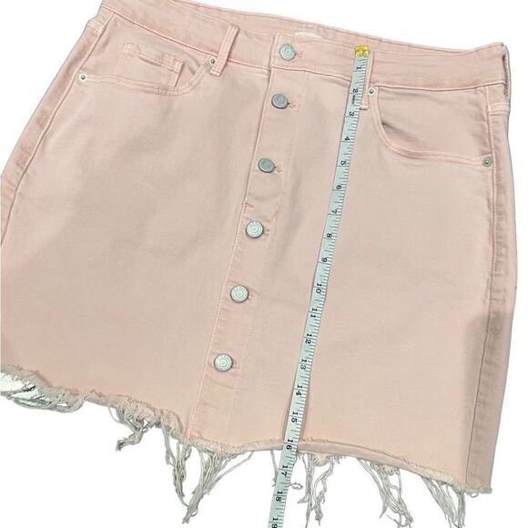 Old Navy jean mini skirt button up raw hem pink blush size 12 - Picture 11 of 12